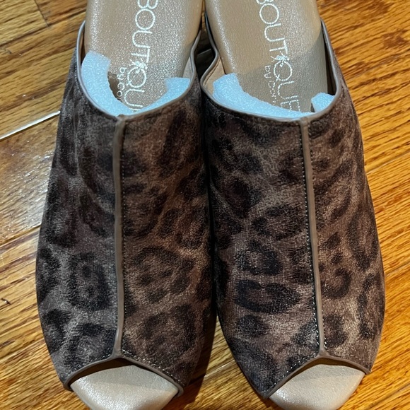 BOUTIQUE BY CORKYS ANIMAL PRINT WEDGES PREOWNED SIZE 7 - Picture 9 of 14